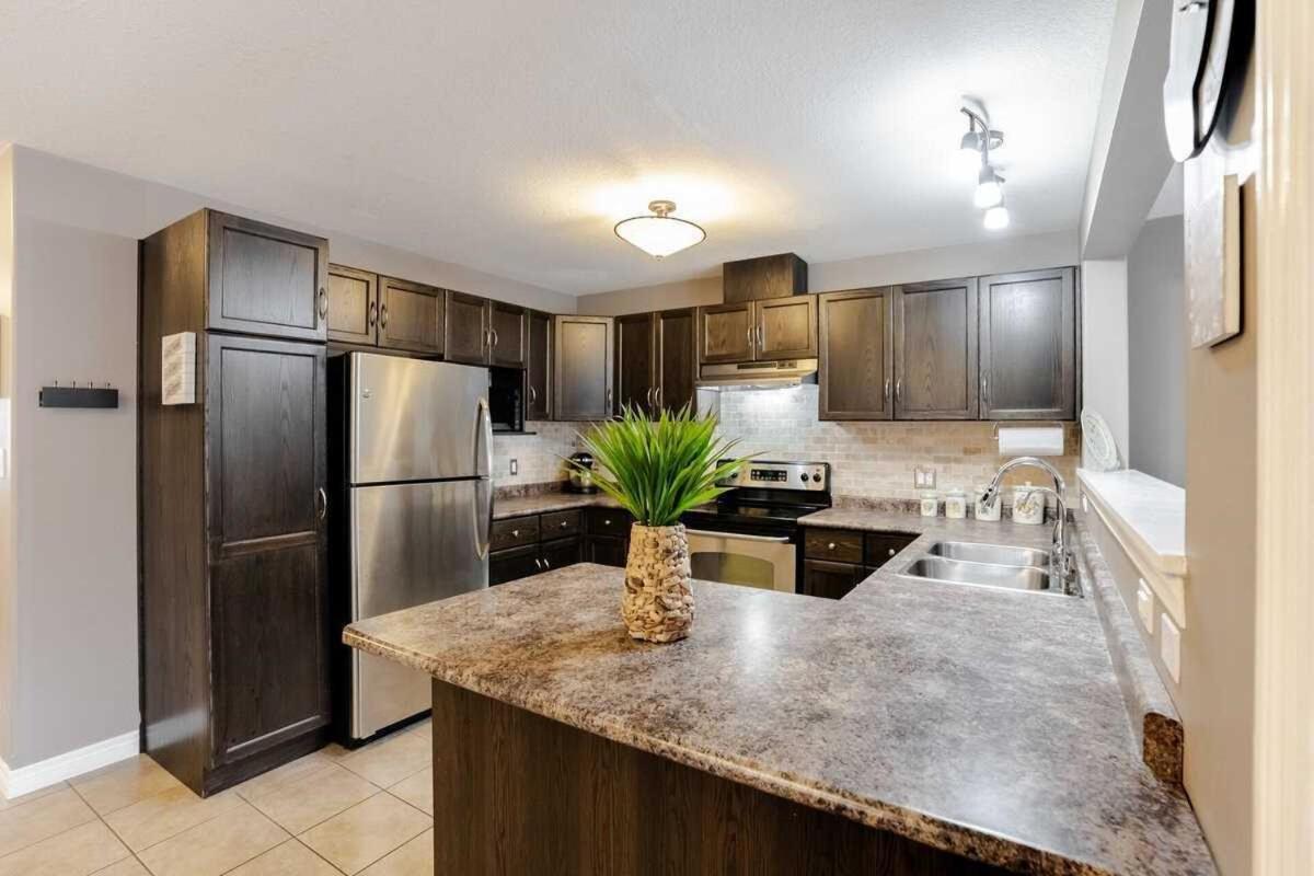 Nimo Homestay Guelph Kültér fotó